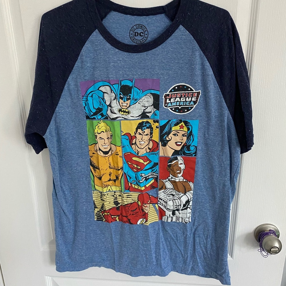 DC Comics Original Mens Raglan Tshirt Sz XL
